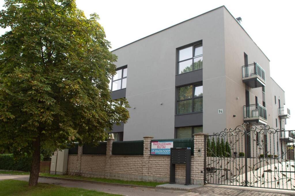 Luxurious Oak Park Apartment By Polo Apartments Kaunas Exterior photo